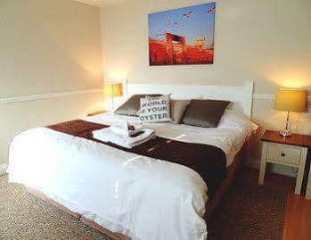 The Oyster Smack Inn Burnham-on-Crouch ภายนอก รูปภาพ